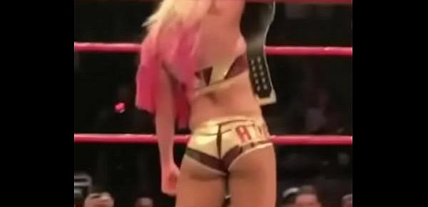  Spying on Alexa Bliss&039;s ass